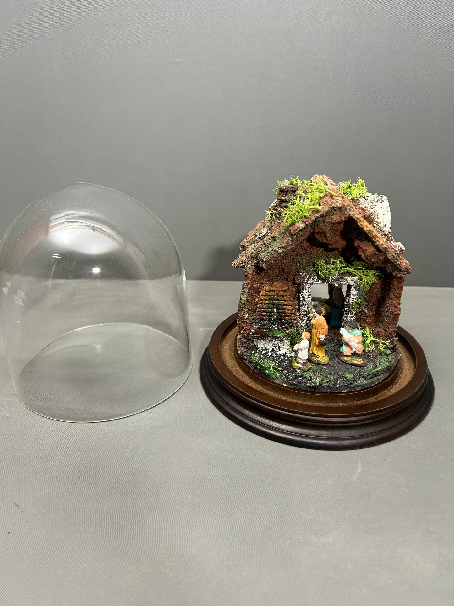 Presepe in campana di vetro mod 0100